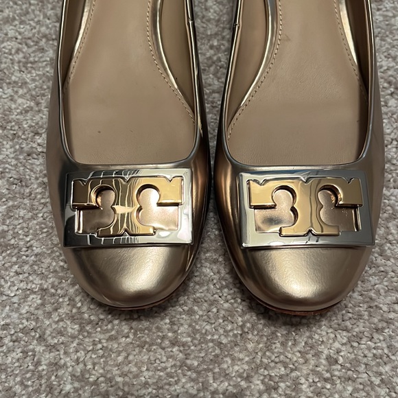 Gold Tory Burch flats with mini heel - Picture 5 of 7
